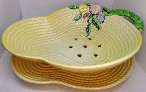 VINTAGE YELLOW CARLTON WARE BERRY DRAINAGE BOWL & UNDERPLATE SET UNCOMMON