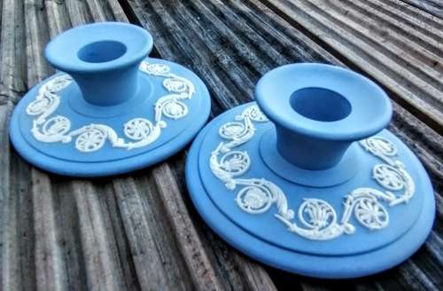 JASPERWARE WEDGWOOD BLUE PAIR CANDLESTICKS HOLDERS