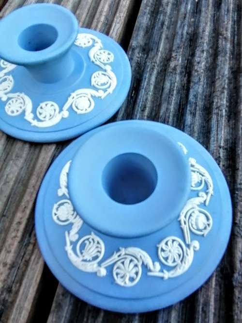 JASPERWARE WEDGWOOD BLUE PAIR CANDLESTICKS HOLDERS