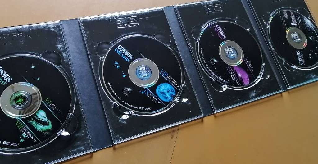 COSMOS CARL SAGAN ORIGINAL COLLECTOR`S EDITION 7 DISC SET EMMY AWARD