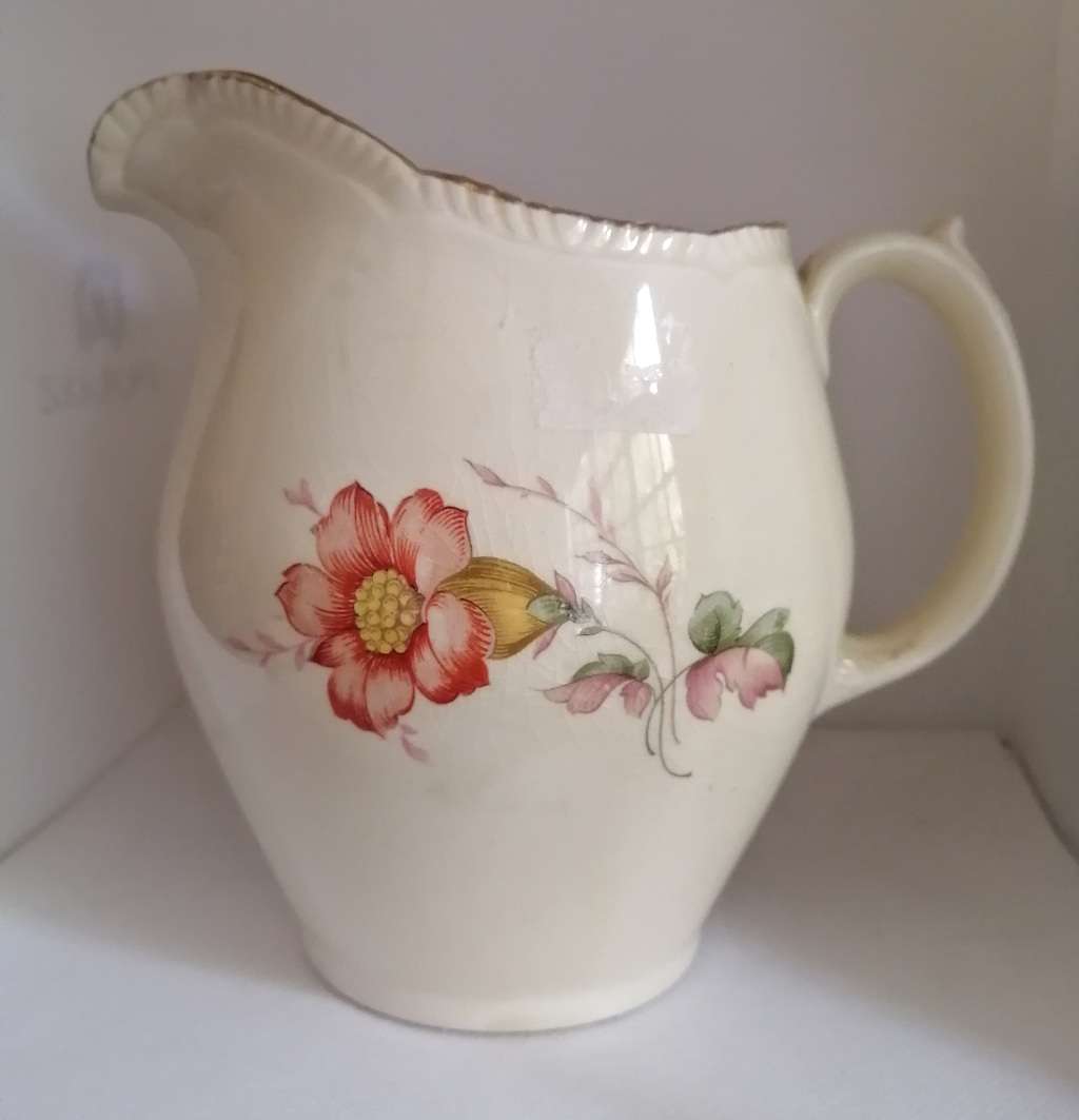 JUG Pitcher Vintage Royal Swan Uncommon