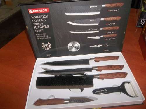 Kitchen knives