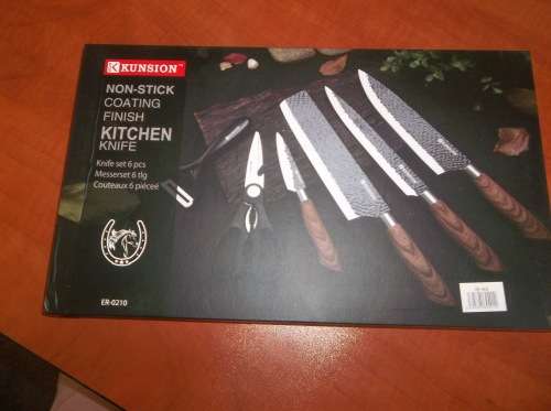 Kitchen knives