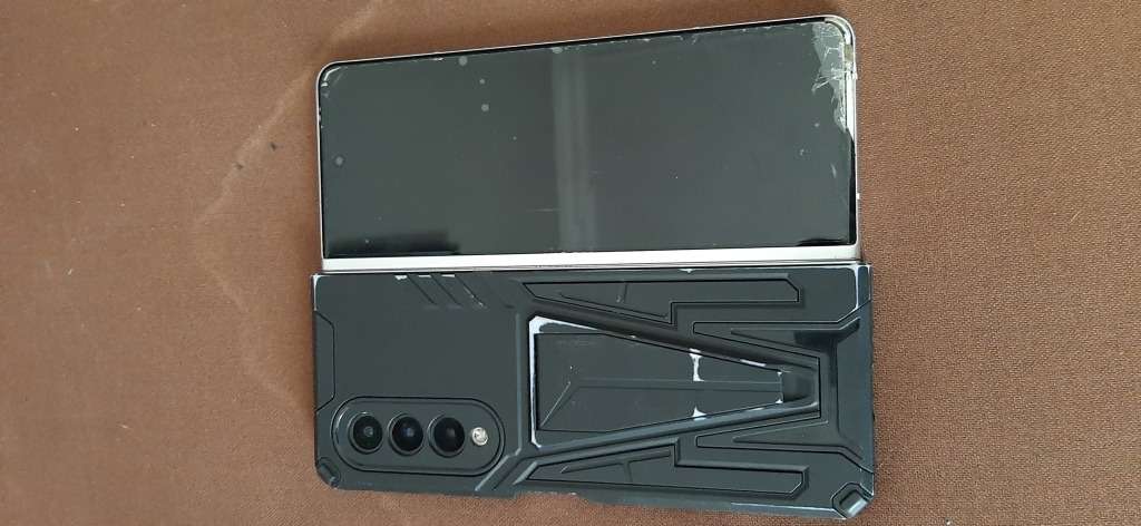 Samsung Galaxy Fold3 5G (Damaged front screen)