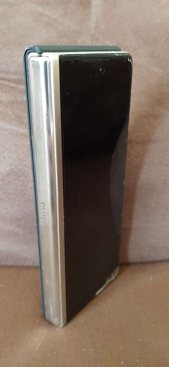 Samsung Galaxy Fold3 5G (Damaged front screen)