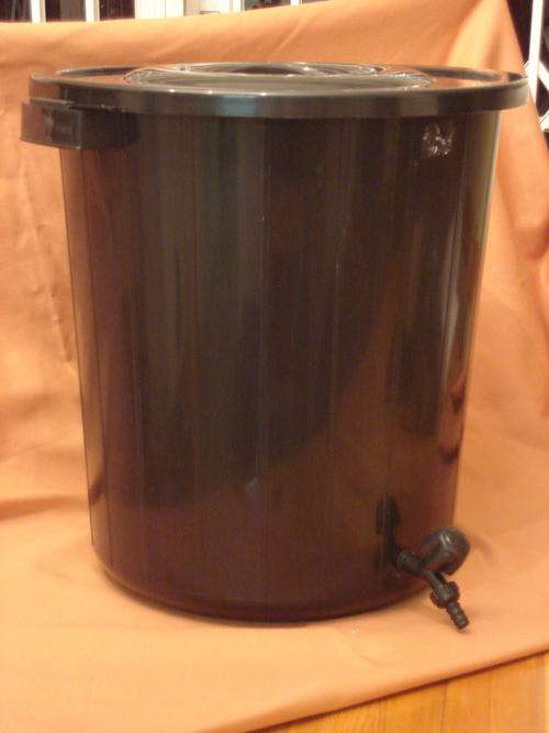 NEW! Layered Vermicompost Bin. Earthworms. Domestic earthworm farm.