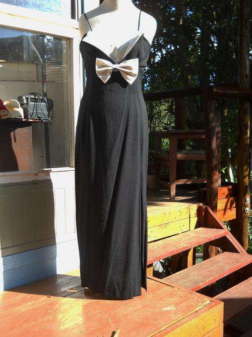 Glamourous Vintage Hollywood Style Long Bow Tie And Spaghetti Straps Dess Size 14 - small 16