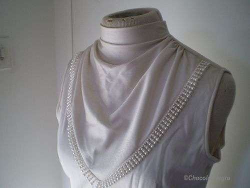 Long Vintage 1970s Cocktail Dress Evening Gown Sleeveless turtleneck with pearl necklace Size 10