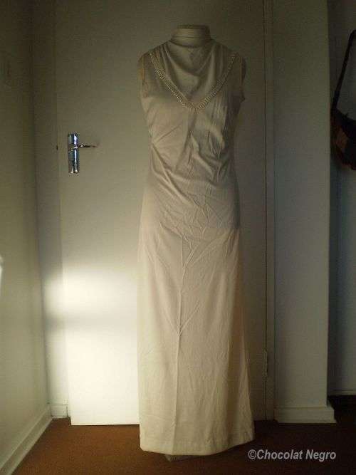 Long Vintage 1970s Cocktail Dress Evening Gown Sleeveless turtleneck with pearl necklace Size 10