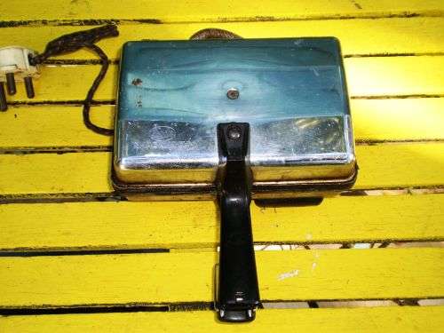 Vintage Berda Snackwich Sandwich Maker