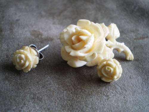 Vintage Ivory/Bone Beautiful Carved Roses Brooch And Mathcing Earrings 70 years old