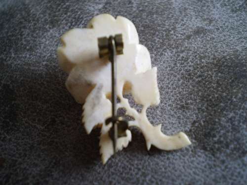 Vintage Ivory/Bone Beautiful Carved Roses Brooch And Mathcing Earrings 70 years old