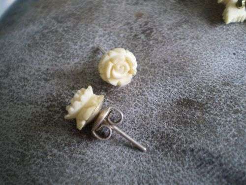 Vintage Ivory/Bone Beautiful Carved Roses Brooch And Mathcing Earrings 70 years old