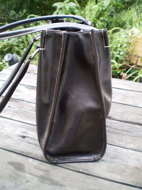 Nine West Faux Brown Leather Handbag 25cm height x 30 cm width excellent condition