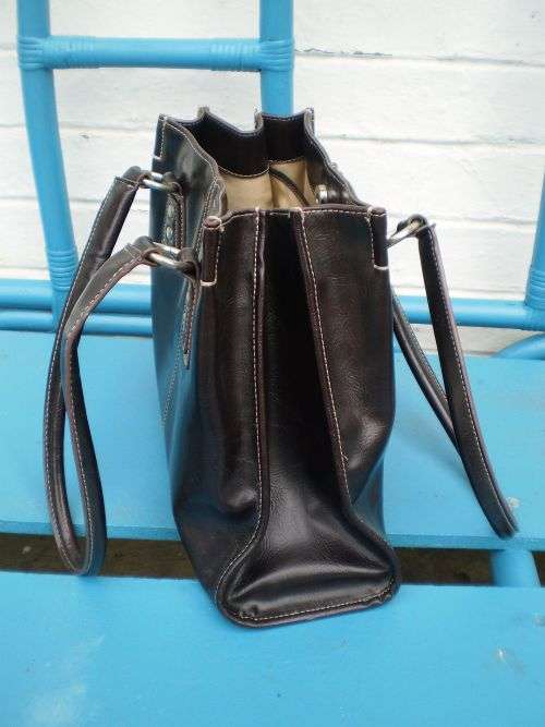Nine West Faux Brown Leather Handbag 25cm height x 30 cm width excellent condition
