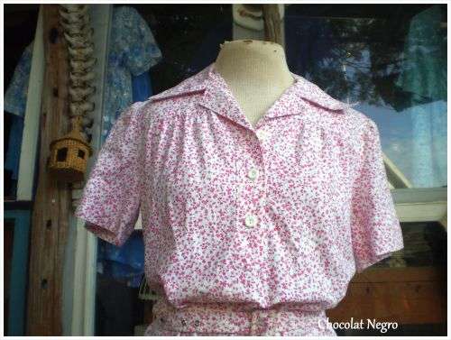 Sweet Vintage 1970s Pink And White Dress With Belt Size 10 to 12