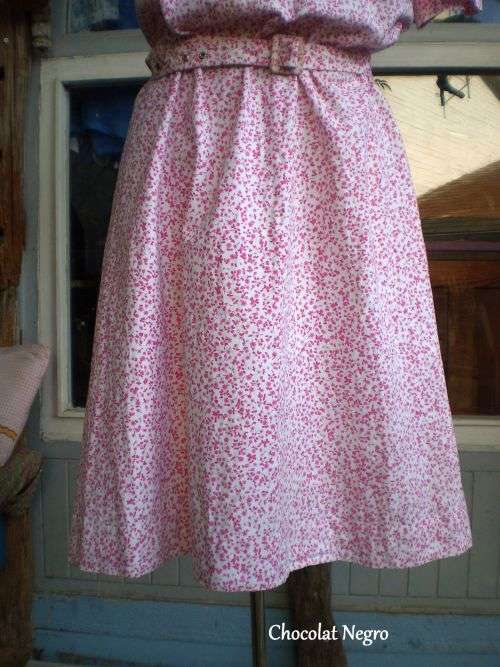 Sweet Vintage 1970s Pink And White Dress With Belt Size 10 to 12