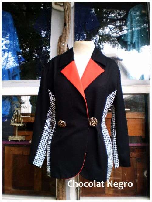 1980s Vintage Funky Ladies Red Black And White Designer Blazer  Size 10 Excellent Condition