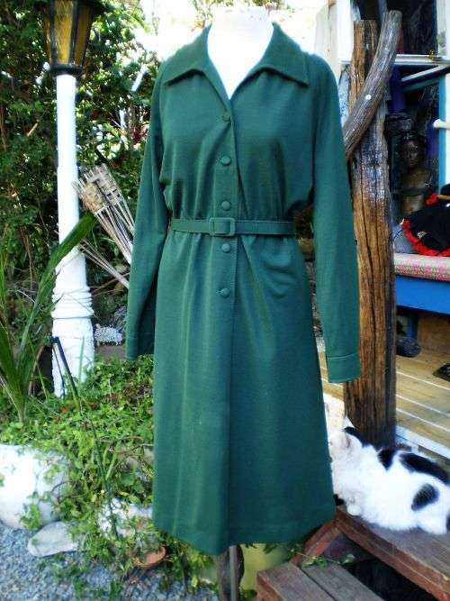 Beautiful Vintage 1960s Moss Green Long Sleeves Winter Dress Size 42 (size 18)