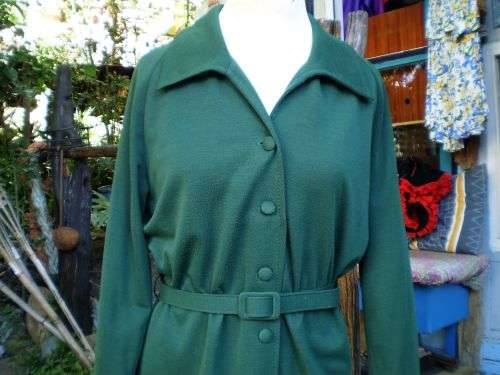 Beautiful Vintage 1960s Moss Green Long Sleeves Winter Dress Size 42 (size 18)