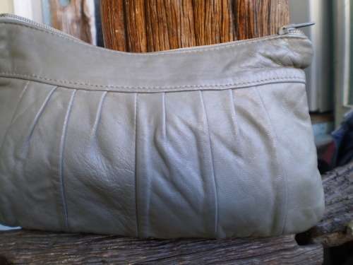 Vintage Soft Grey Genuinen Leather Clutch excellent  good condition