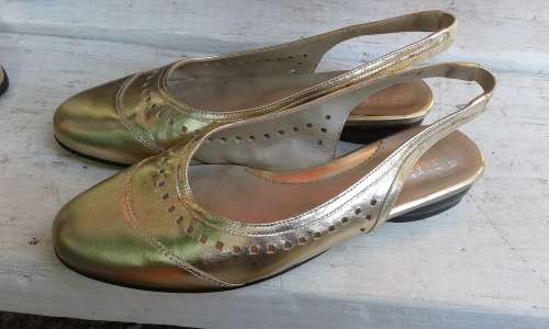 Vintage Golden Leather Ladies Shoes Slippers Size 6 Made in South Africa