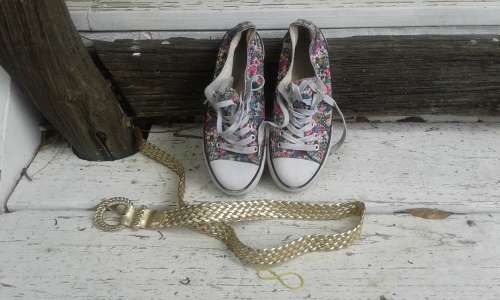 Vintage Bella Moda Flower Ladies Sneakers Size 5