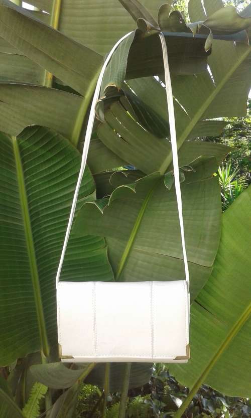 Nice Little Vintage 1980s Shoulder City Bag Faux White Leather