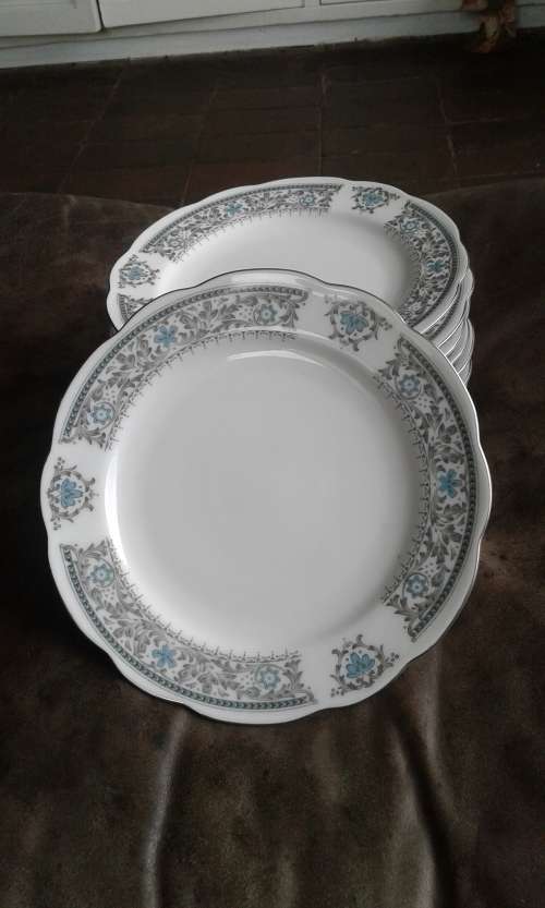 Set Of 11 Vintage Chinese Porcelain Plates Marked 18cm In Diameter