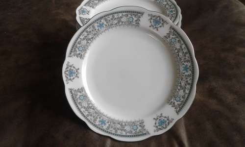 Set Of 11 Vintage Chinese Porcelain Plates Marked 18cm In Diameter