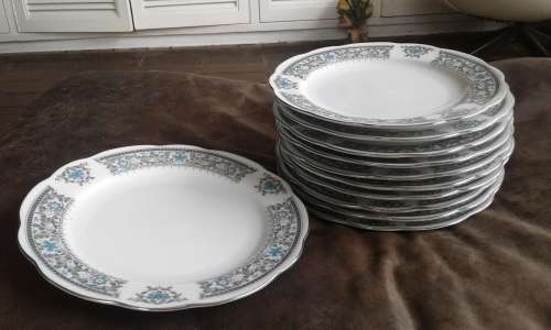 Set Of 11 Vintage Chinese Porcelain Plates Marked 18cm In Diameter