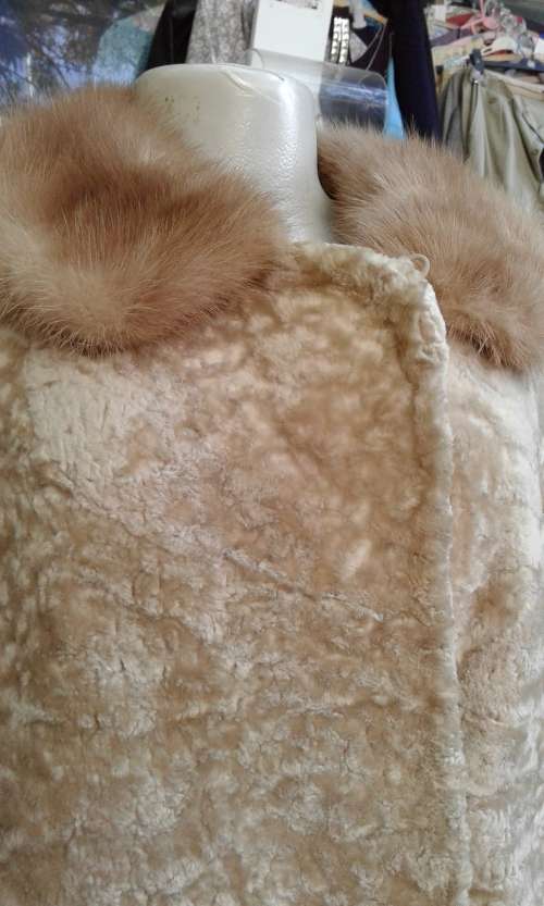 Vintage Original 1960s Golden Persian Lamb Karakul Genuine Fur Coat With Mink Collar Size 14