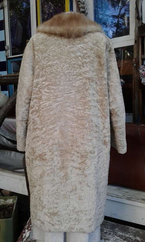 Vintage Original 1960s Golden Persian Lamb Karakul Genuine Fur Coat With Mink Collar Size 14