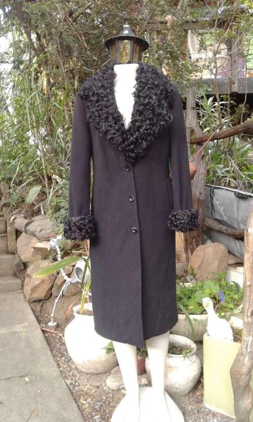Vintage High Quality Black Cashmere And Fur Designer Coat Made In Italy Size 10