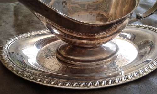 Silverplated Gravy Boat On Tray Excellent Condition