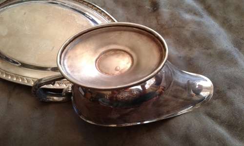 Silverplated Gravy Boat On Tray Excellent Condition