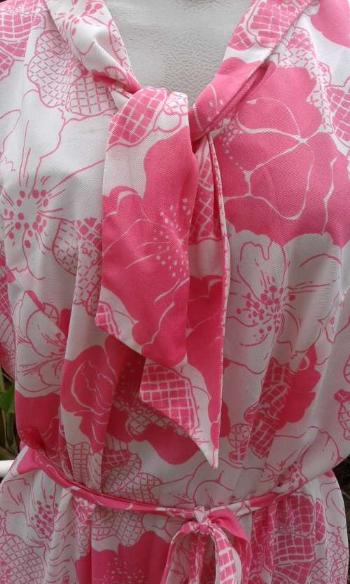 Vintage 1960s Pink White Floral Shirt Dress Size 14