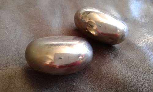 Vintage Modernist Silver Tone Metal Clip On Earrings