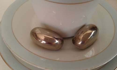 Vintage Modernist Silver Tone Metal Clip On Earrings