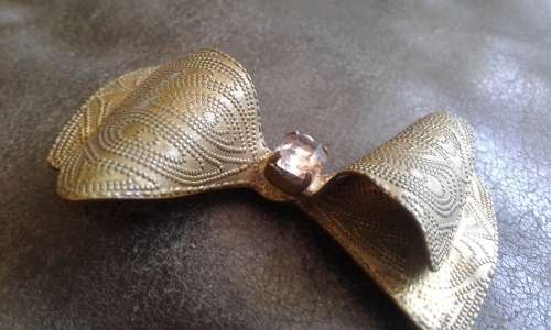 Antique Victorian Bronze Bow Patterned Embossed Brooch Pin With Light Peach Faceted Morganite