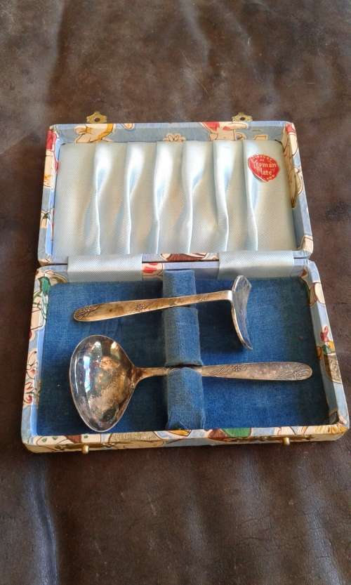 Beautiful Vintage Silverplated Spoon Food Scraper Christening Set Made In England