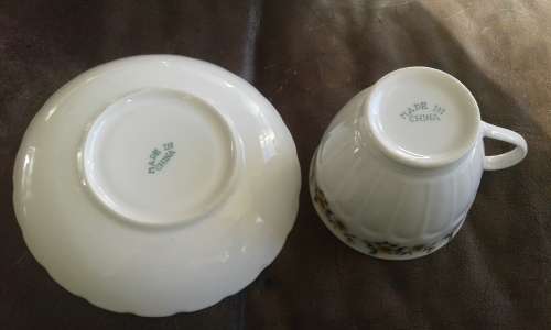 4 Vintage Delicate White Floral Chinese Porcelain Teacups And Saucers