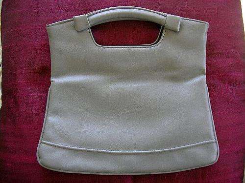 STUNNING 1960's grey vinyl vintage handbag, great retro design excellent condition