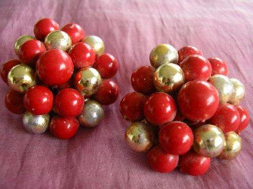 1950 VINTAGE CLIP ON EARRINGS, RED AND GOLDEN BERRIES