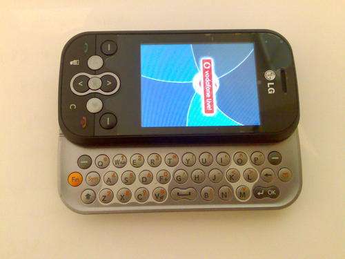 LG KS360 - chatterbox mobile phone - slightly used