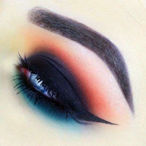 Amazing offer on Urban Decay Naked 8* 24 colours eye shadow