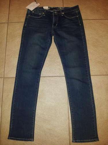 Ladies Levis Size 32 - Slight Curve Skinny