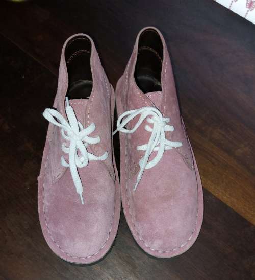 Genuine Leather Baby Pink Veldskoen / Vellie Size 5
