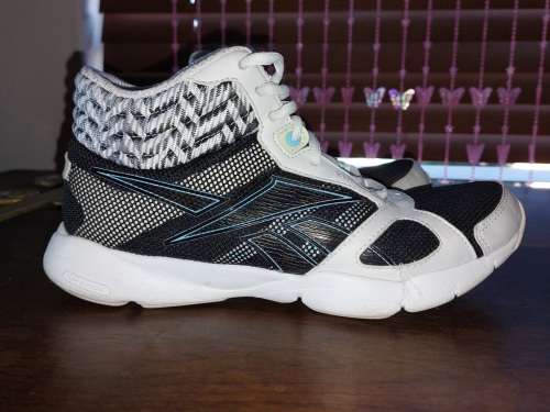 Reebok High Top Sneakers Size 5*