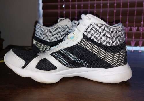 Reebok High Top Sneakers Size 5*